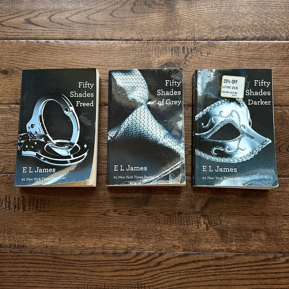 Fifty Shades Trilogy Set by E L James Fifty Shades Of Grey, Darker, Freed